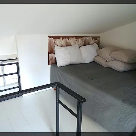 Beautiful 2 Bedrooms Duplex Quiet Terrace 公寓 *
